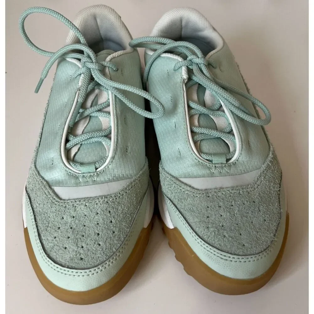 Sorel Ona 718 low shoe in sea sprite. Size 8.